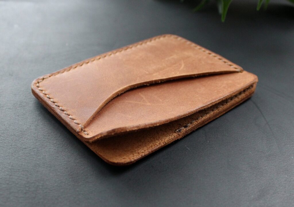 Minimalist Handmade Leather Card Wallet Holder  Leather credit card wallet,  Leather card wallet, Leather wallet