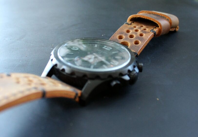 Watch strap Rust Black perforated