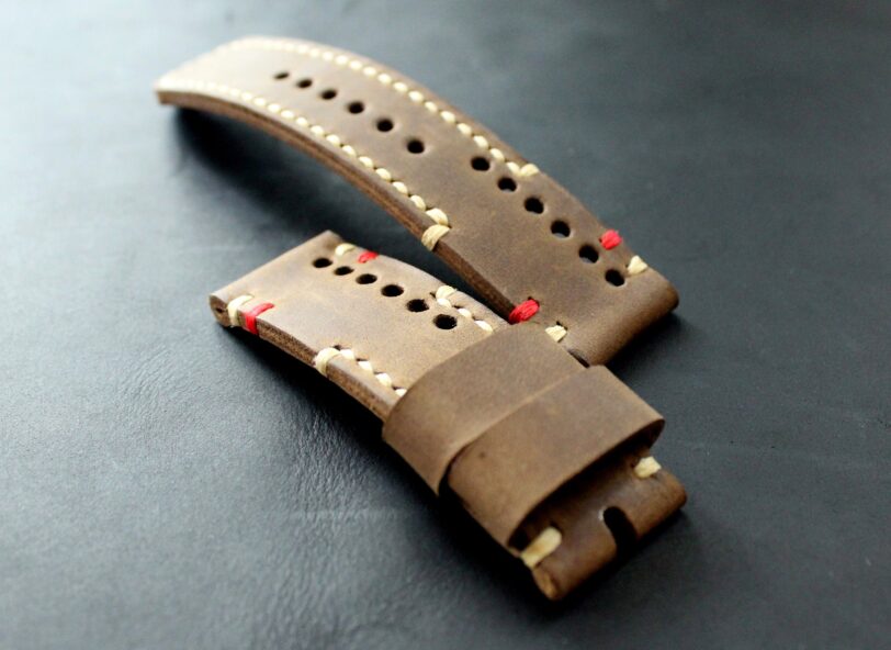 Watch strap Olive perforated