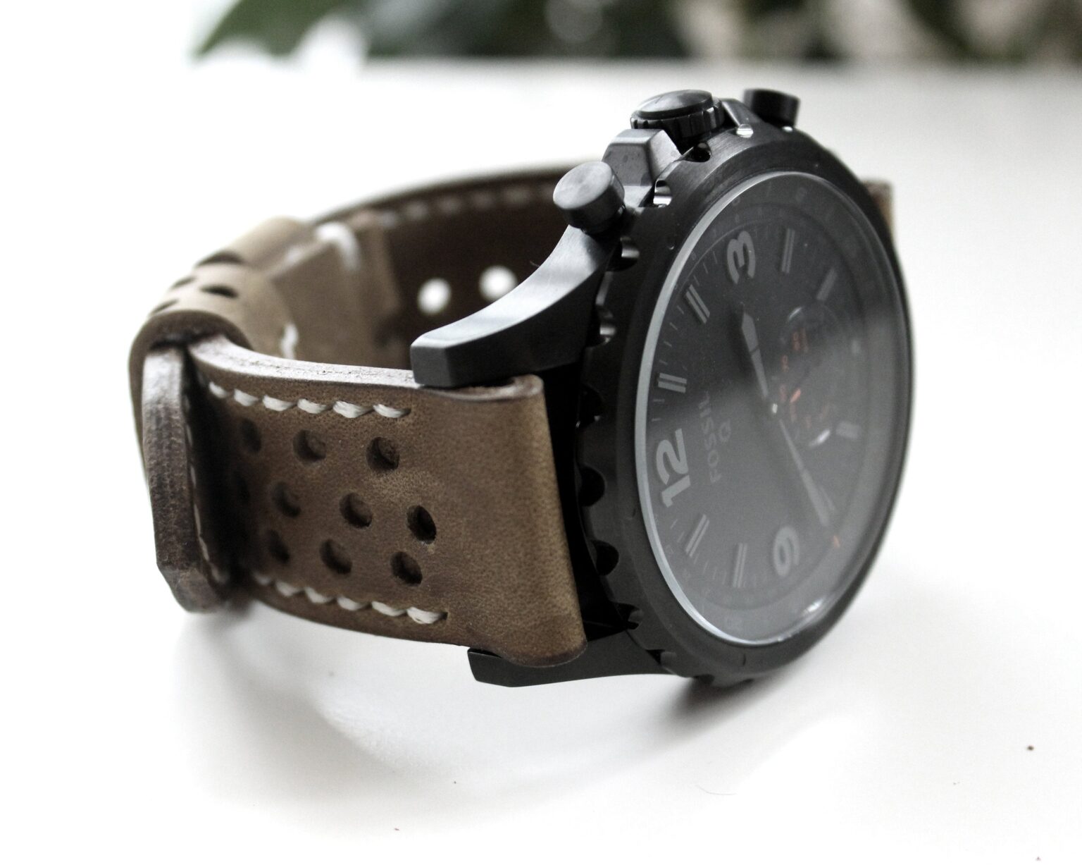High quality leather watch bands olive perforated Anger Refuge
