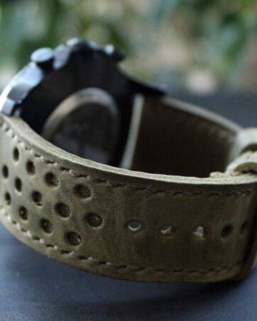 Watch strap Moss Green perforated