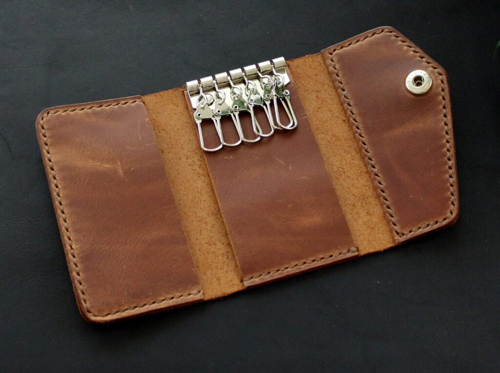 Men's leather key holder with 6 key brown
