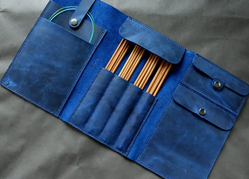Leather knitting needle holder case, sapphire