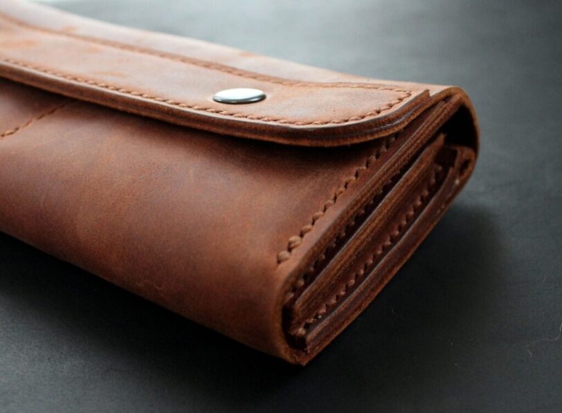 Large wallet brick brown