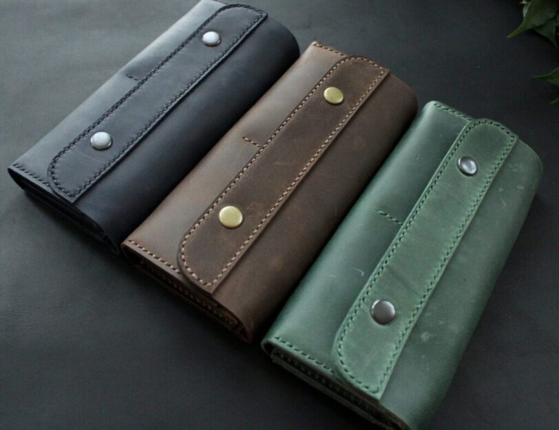 Large wallet green