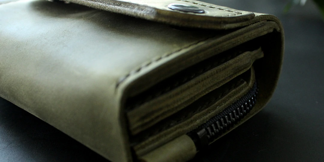 Leather small wallet moss