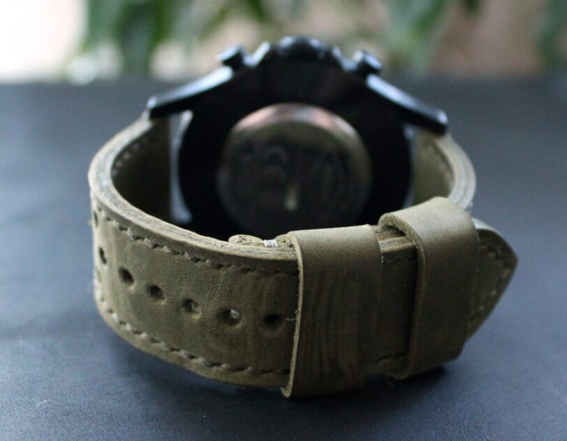 Watch strap moss green perforated