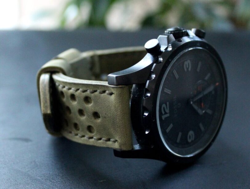 Watch strap moss green perforated