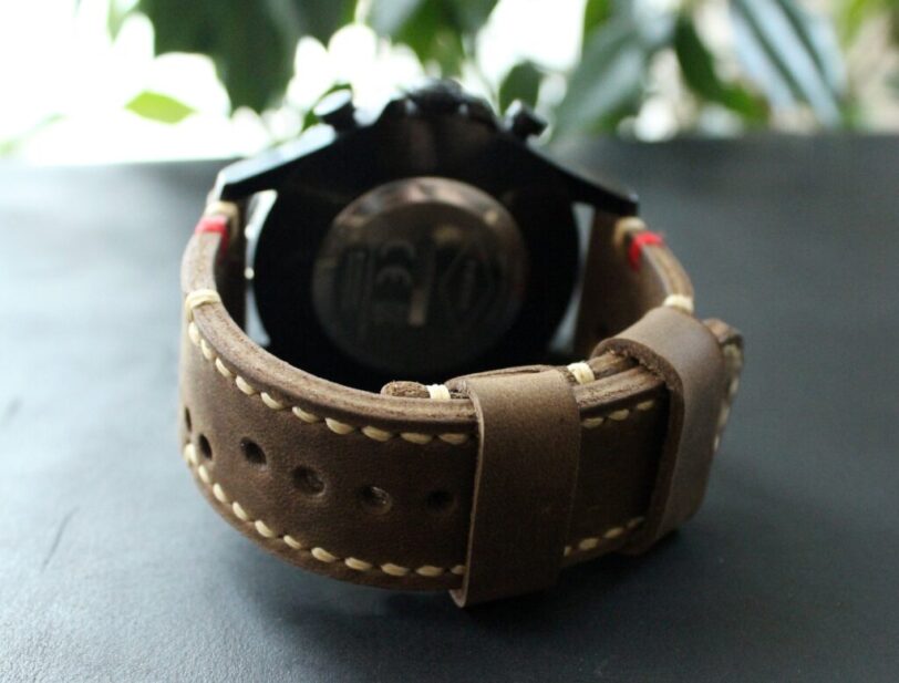 Watch strap olive perforated