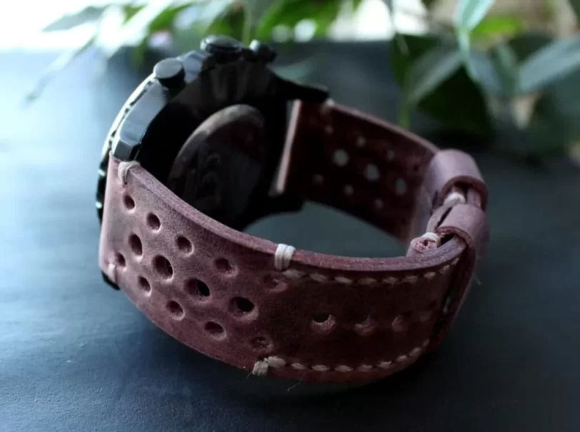Watch strap rose pink perforated